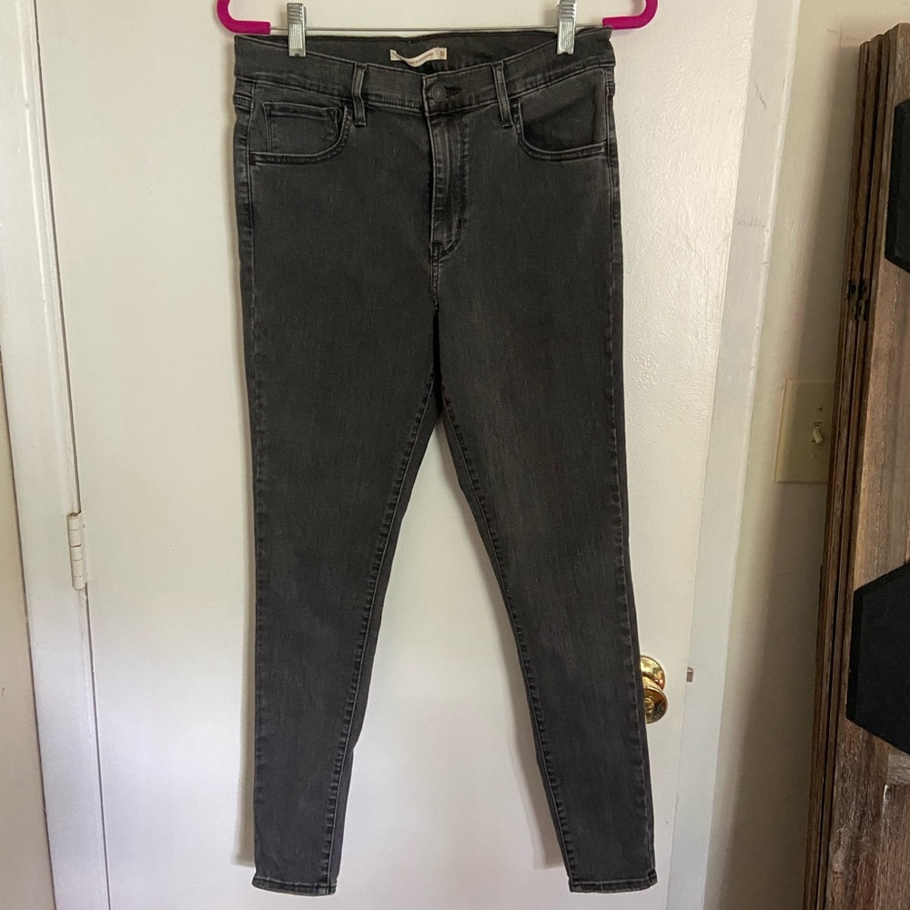 Levi’s Women’s High-Rise Black Grey Skinny Jeans